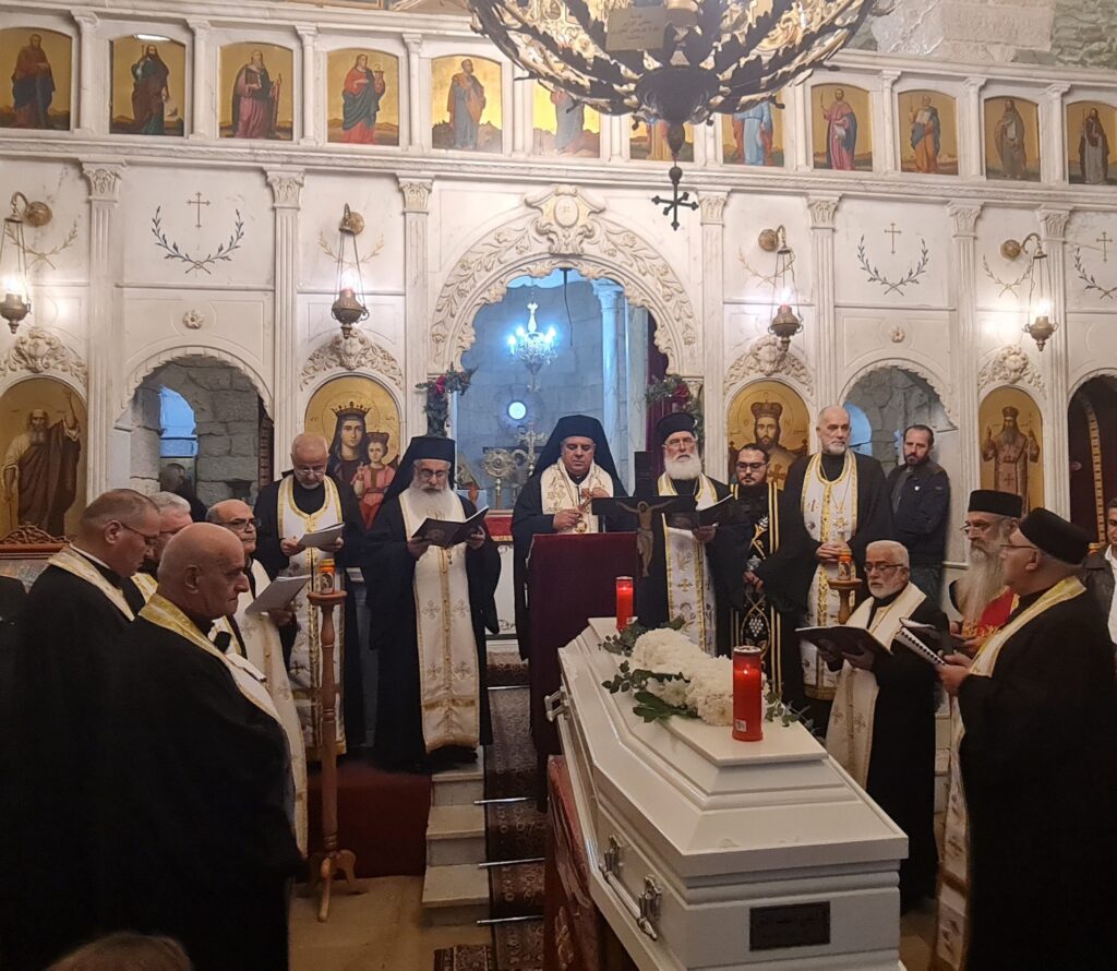 زحلة ودعت ابنها إيلي أسعد التن.. المطران إبراهيم: لنتذكر أن الوجود له معنى أعظم من الحياة الفانية