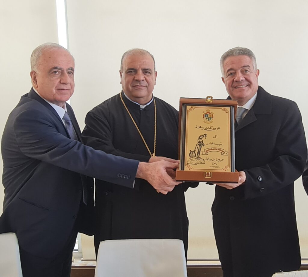 عزيز أبو زيد كرم نقيب المحامين في زحلة