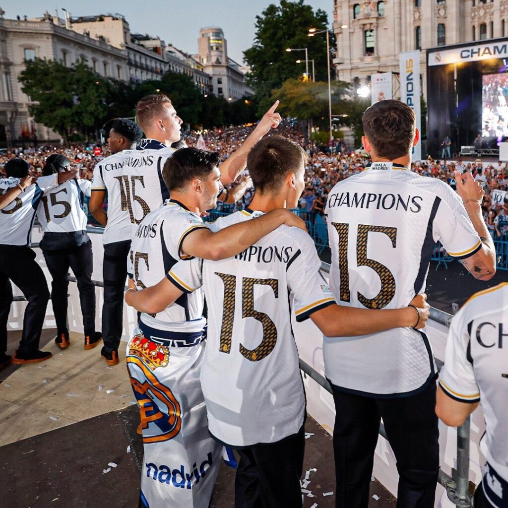 آلاف الإسبان يحتفلون بفوز ريال مدريد بدوري أبطال أوروبا