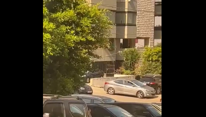 بالفيديو – لحظة إصابة مطلق النار على السفارة الأميركية في بيروت