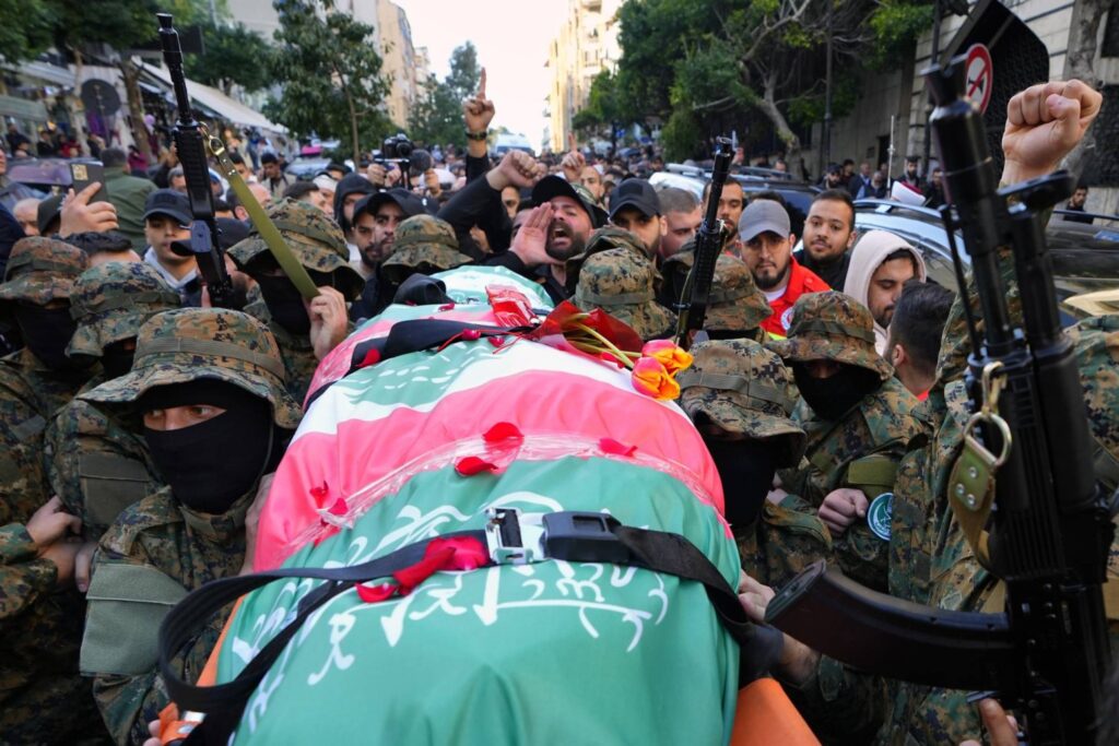 “الشرق الأوسط”: حرب جنوب لبنان تدفع “الحزب” إلى تحالفات جديدة