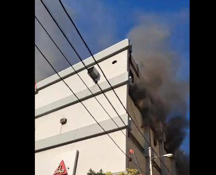 فاجعة في جسر الباشا.. وفاة 5 موظفات بحريق داخل مطبعة