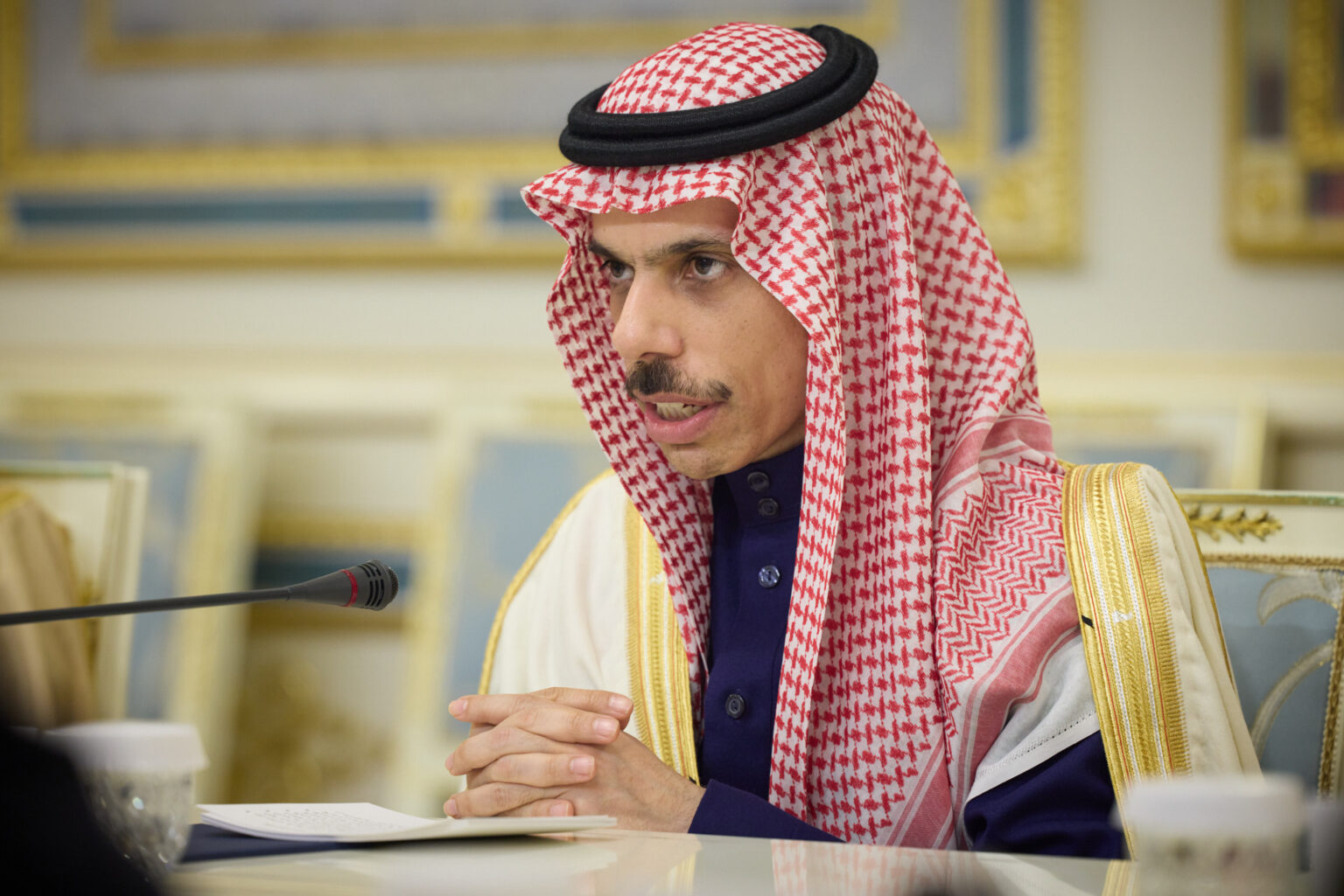 “اللواء” – بن فرحان في بيروت اليوم: عودة الاحتضان العربي للاستقرار والإعمار