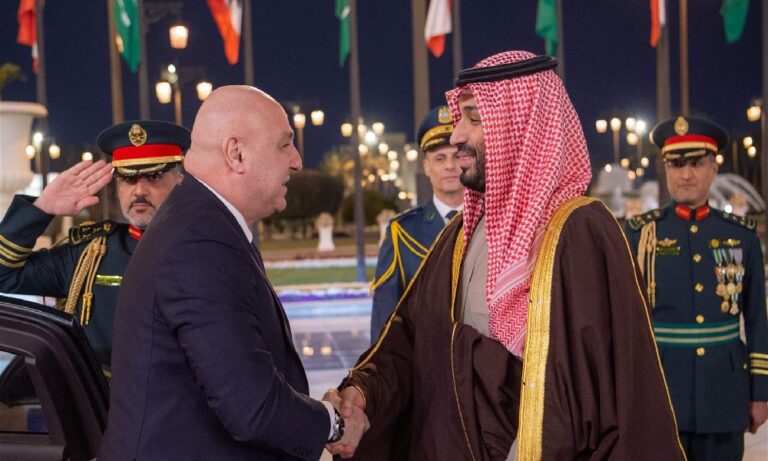 “الجمهورية”: وعد جديد بالإعمار والإنجاز… واللبنانيون ينتظرون