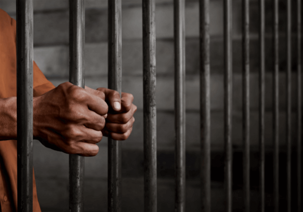 توقيف مطلوبين في تمنين وتعلبايا