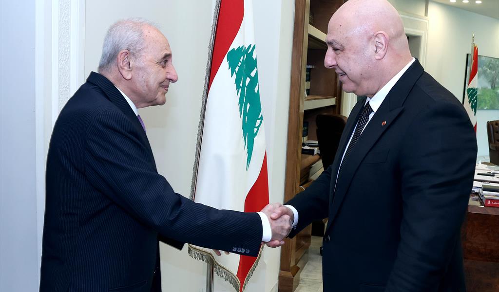 “الشرق الأوسط”: بري لفتح قنوات التواصل بين عون و”الحزب