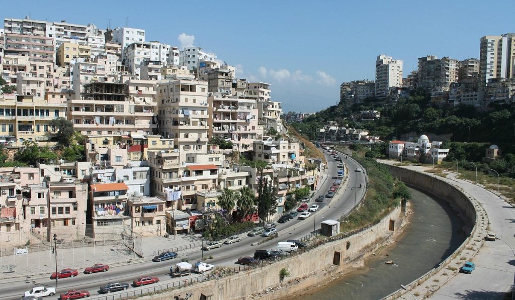 العثور على رضيعة عمرها ساعات داخل كيس في طرابلس
