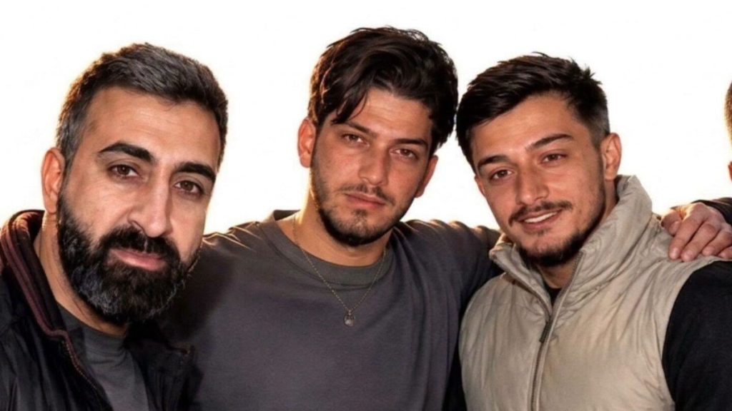 أهالي الشبان جواد بزي وعلي قشمر وهادي الرقة يتبلغون الخبر الصعب